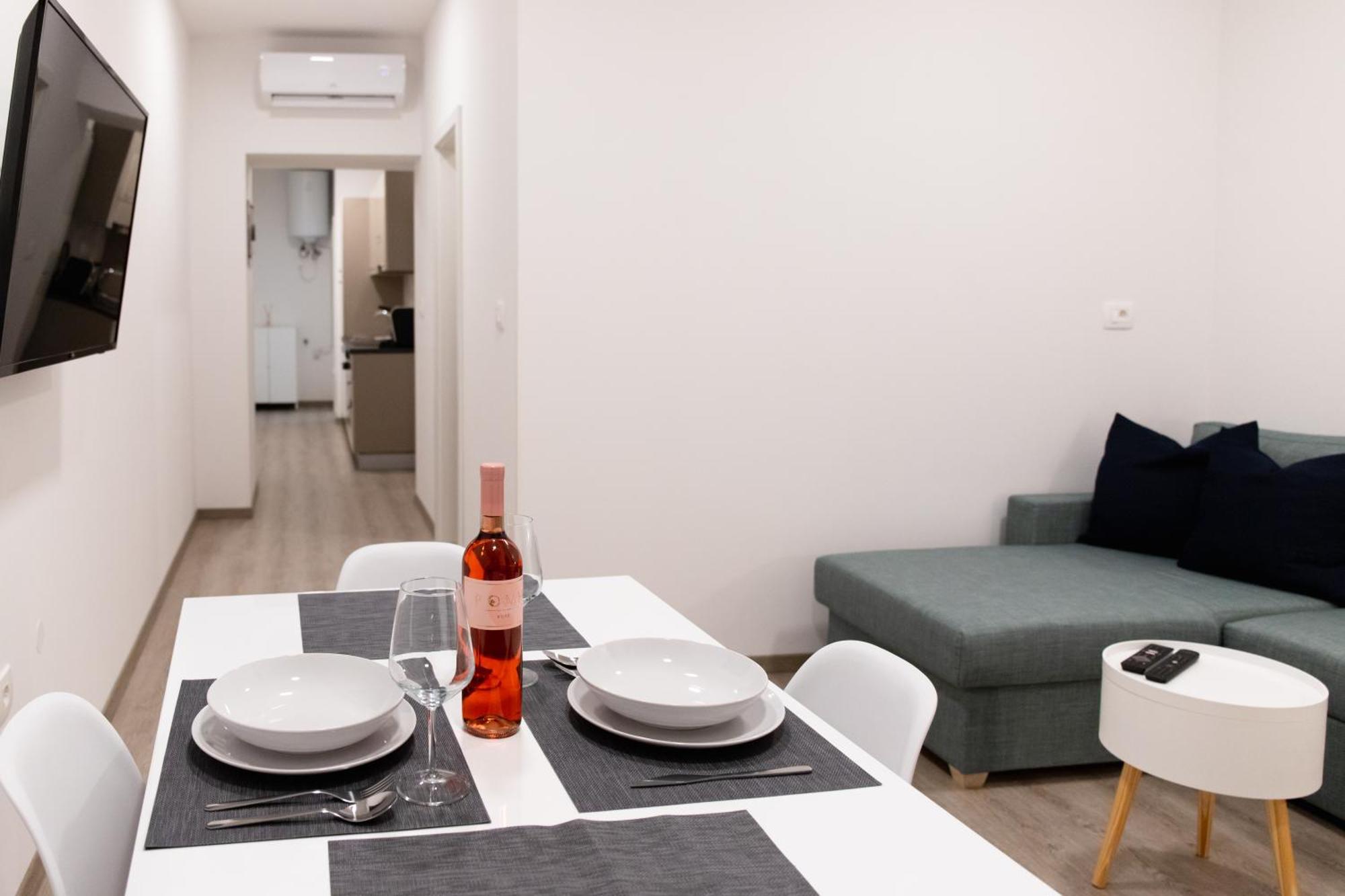 Oliver Street Apartment Vipava Esterno foto
