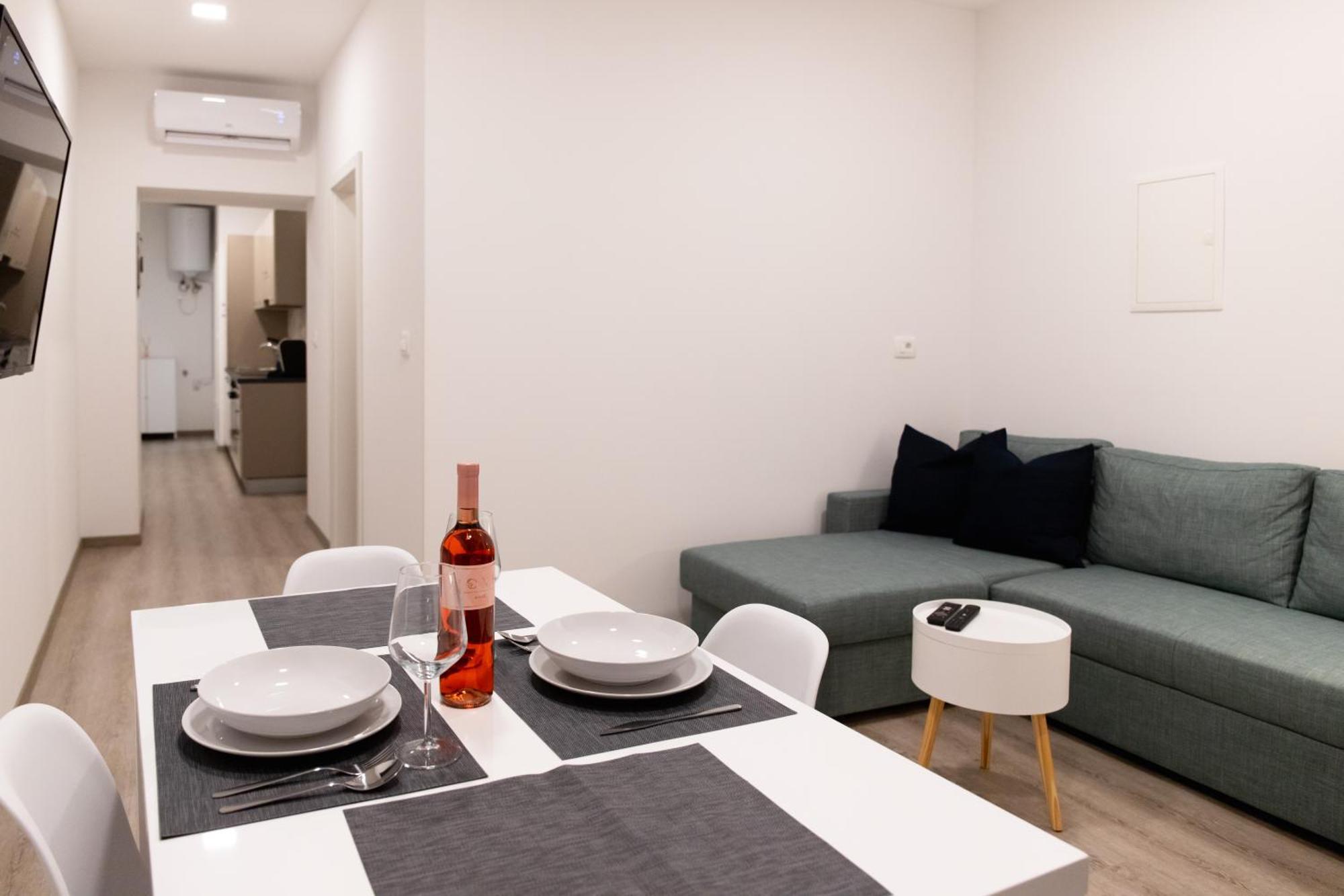 Oliver Street Apartment Vipava Esterno foto