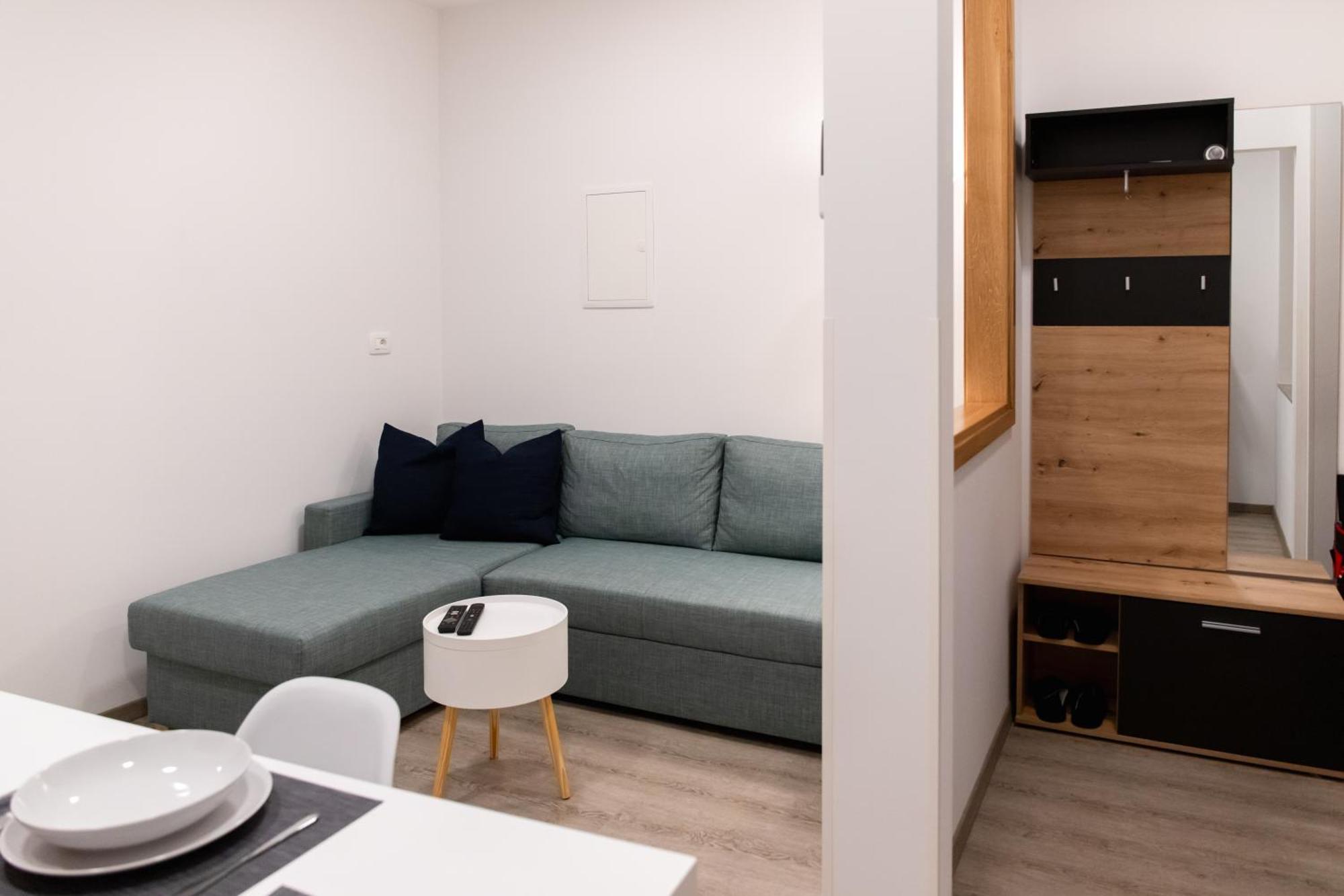 Oliver Street Apartment Vipava Esterno foto